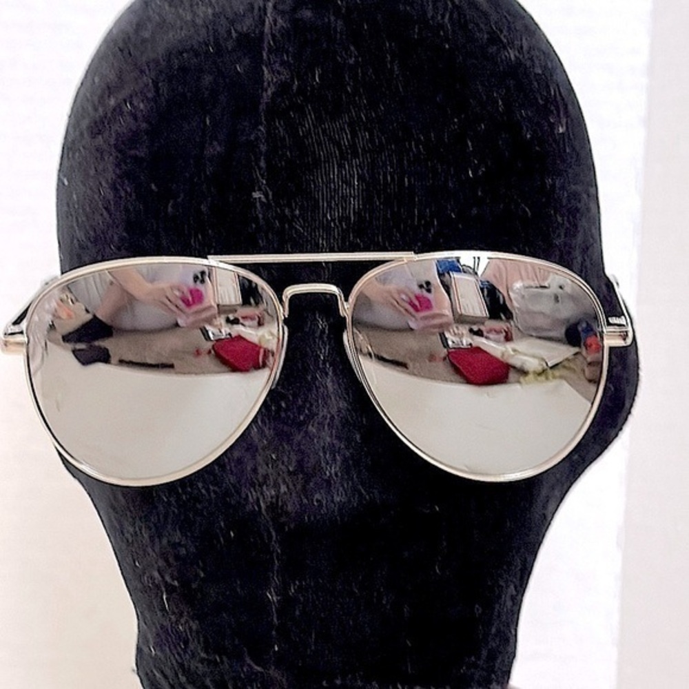 Foster Grant Dolly Silver Aviator Sunnies EUC